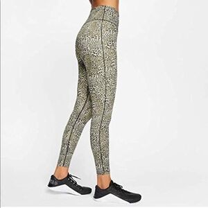 Dri-Fit Leopard Print Mid-Rise Athletic Leggings